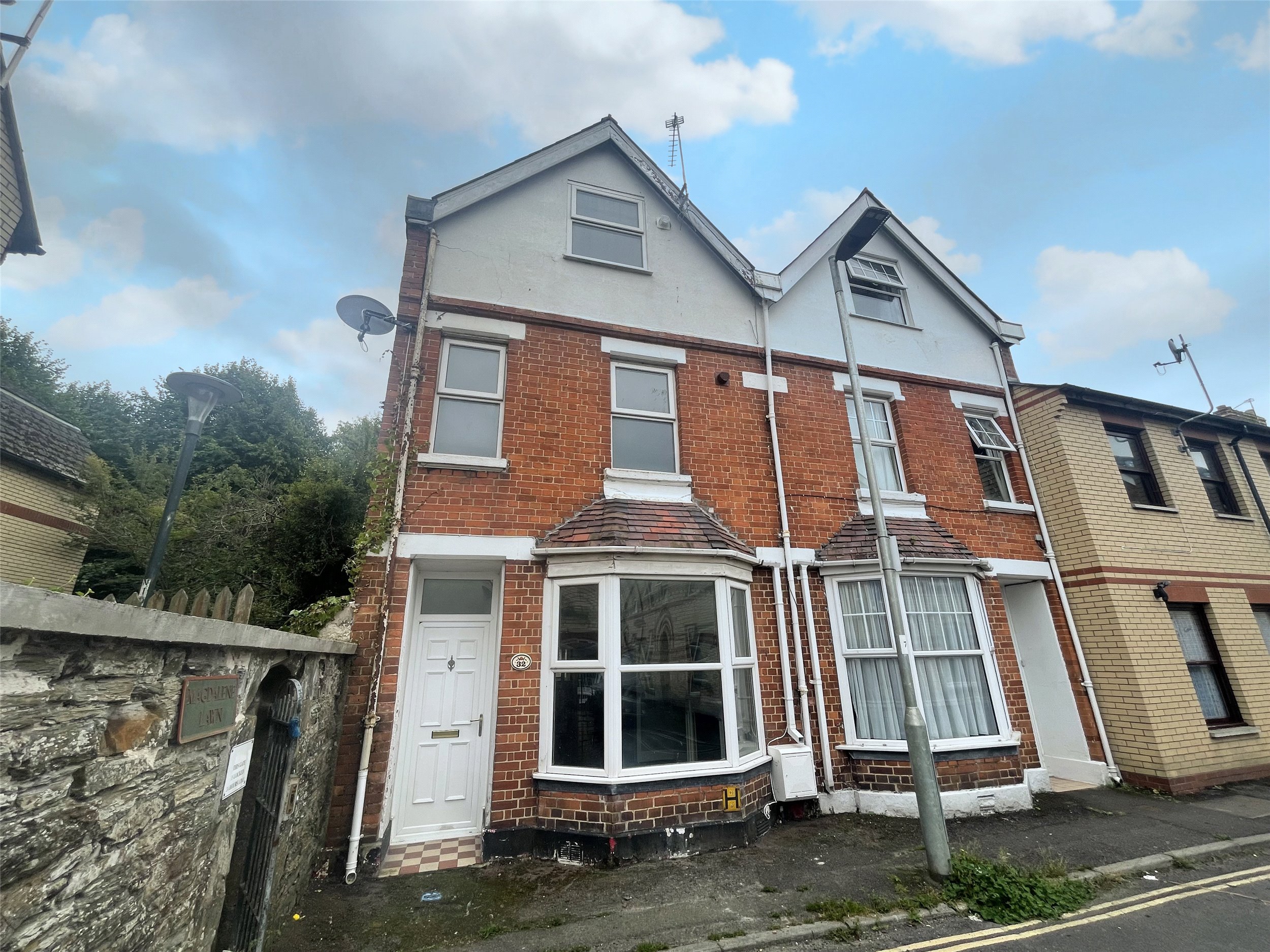 Vicarage Lawn, Barnstaple, Devon, EX32