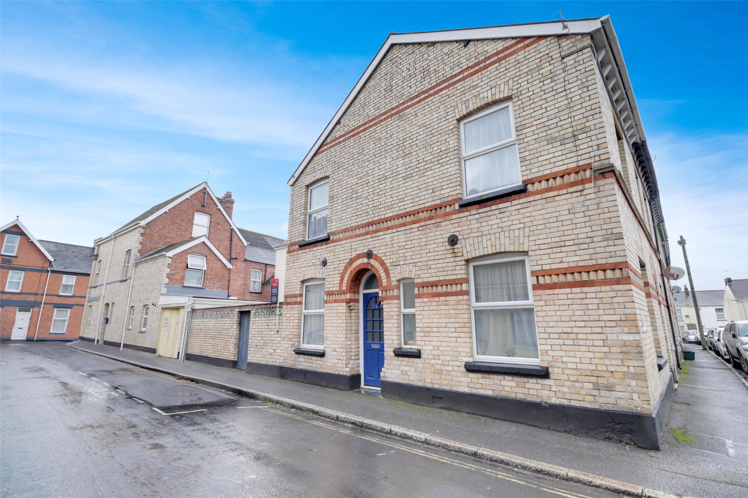 Vicarage Lawn, Barnstaple, Devon, EX32