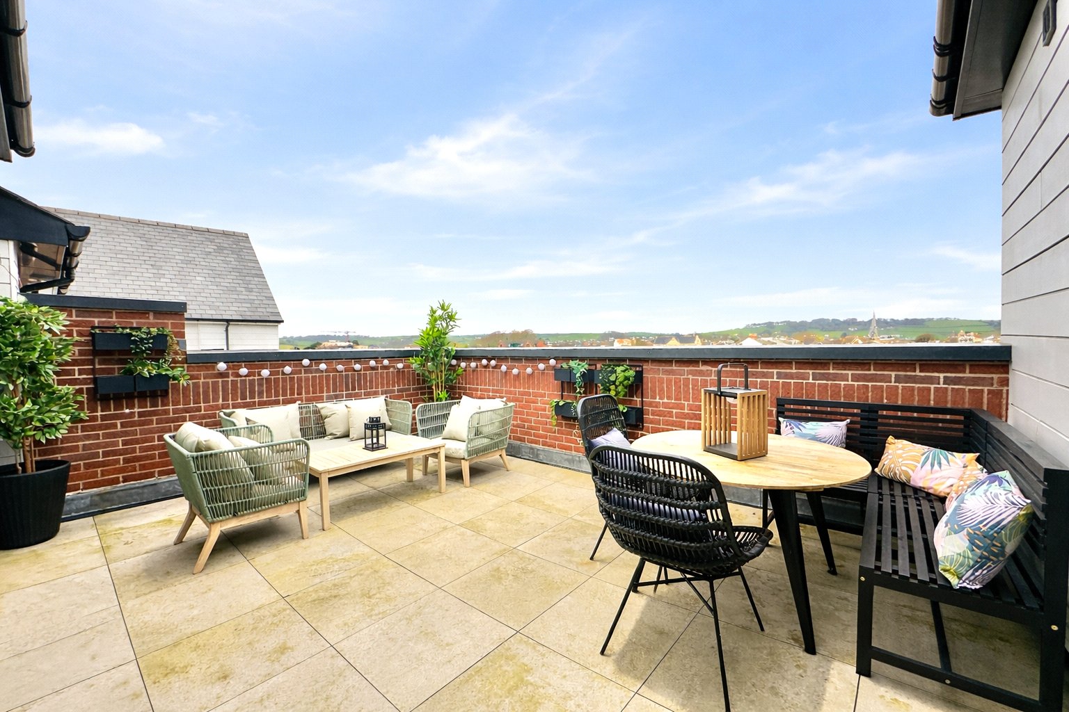 Delightful Riverside Roof Terrace, Balcony & Double Garage, Sticklepath, Barnstaple, Devon, EX31
