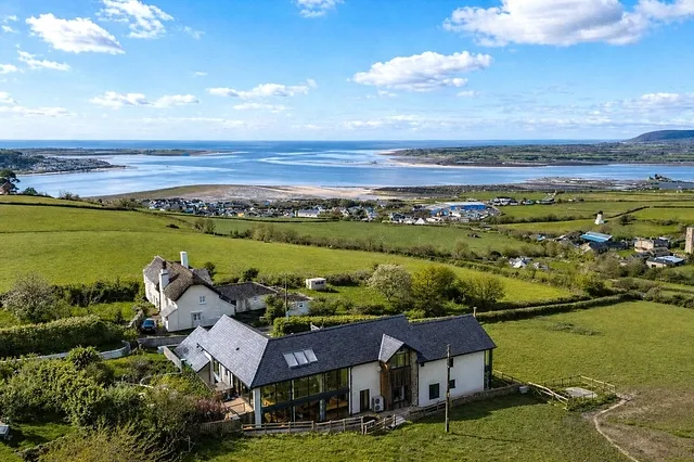 Architecture & Design At Its Finest, Worlington Hill, Instow, Devon, EX39