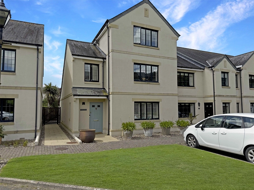 House for sale with 4 bedrooms in St. Marys Gardens, Westheath Avenue