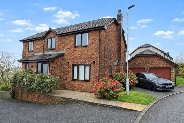 Roseland Gardens, Bodmin, PL31