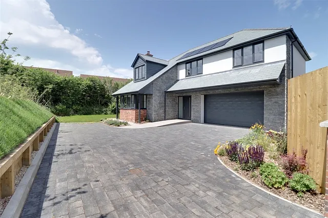 Harvest Drive, Roundswell, Barnstaple, EX31