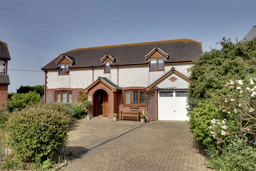 House for sale with 4 bedrooms in Village Farm Close, Marhamchurch