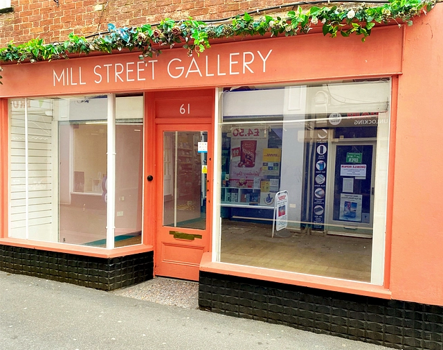 Commercial property to rent in Bideford Webbers