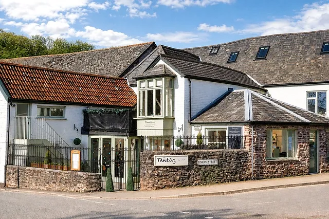 12 - 16 Fore Street, Dulverton, Somerset, TA22