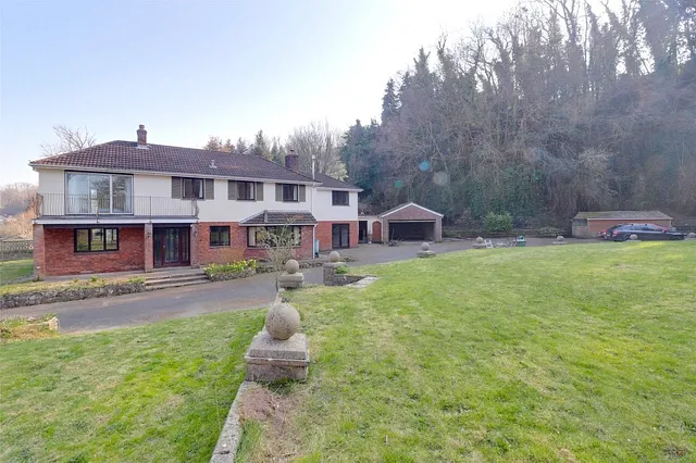 Kingston Avenue, Combe Martin, Ilfracombe, Devon, EX34