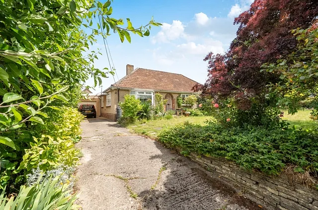 Stoke Road, Henlade, Taunton, Somerset, TA3