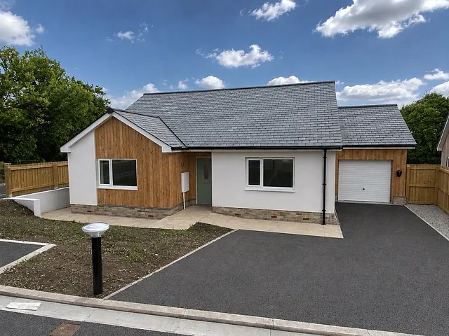 Dunheved Road, Launceston, Cornwall, PL15