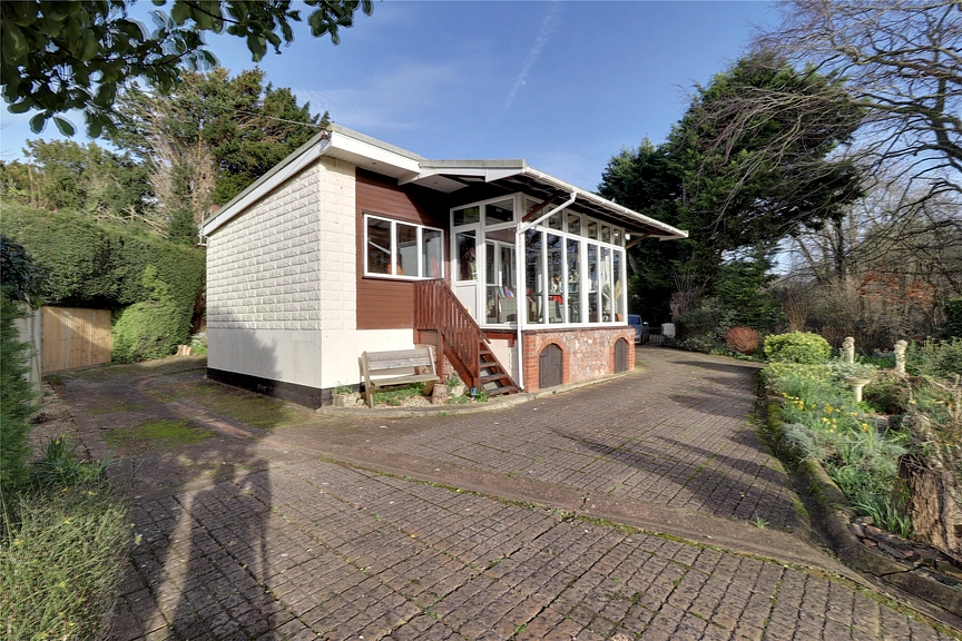 Bungalow for sale with 2 bedrooms in Cleeve Park, Chapel Cleeve